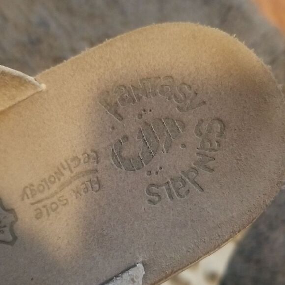 Women's  sandals white and silver well worn - Picture 10 of 10